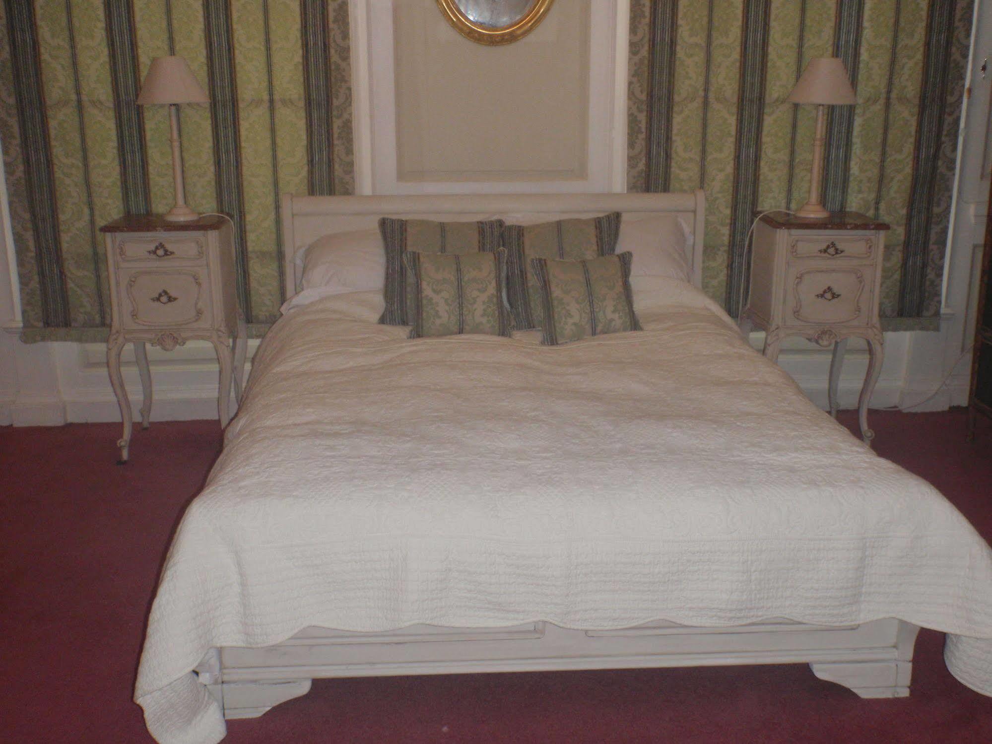 The Old Parsonage Bed & Breakfast Farrington Gurney Екстериор снимка